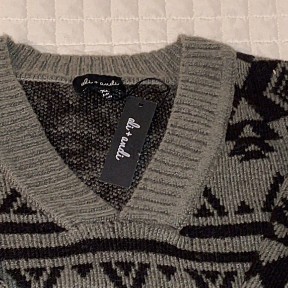 NWT- “ALI & ANDI HI/LO AZTEC PRINT SWEATER SZ XL - Picture 3 of 8